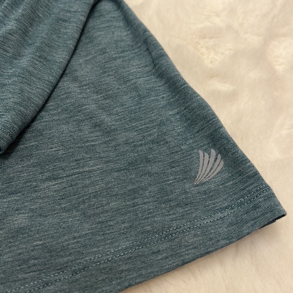 FREE 2 B workout shirt, Activewear size XXL - Picture 9 of 11